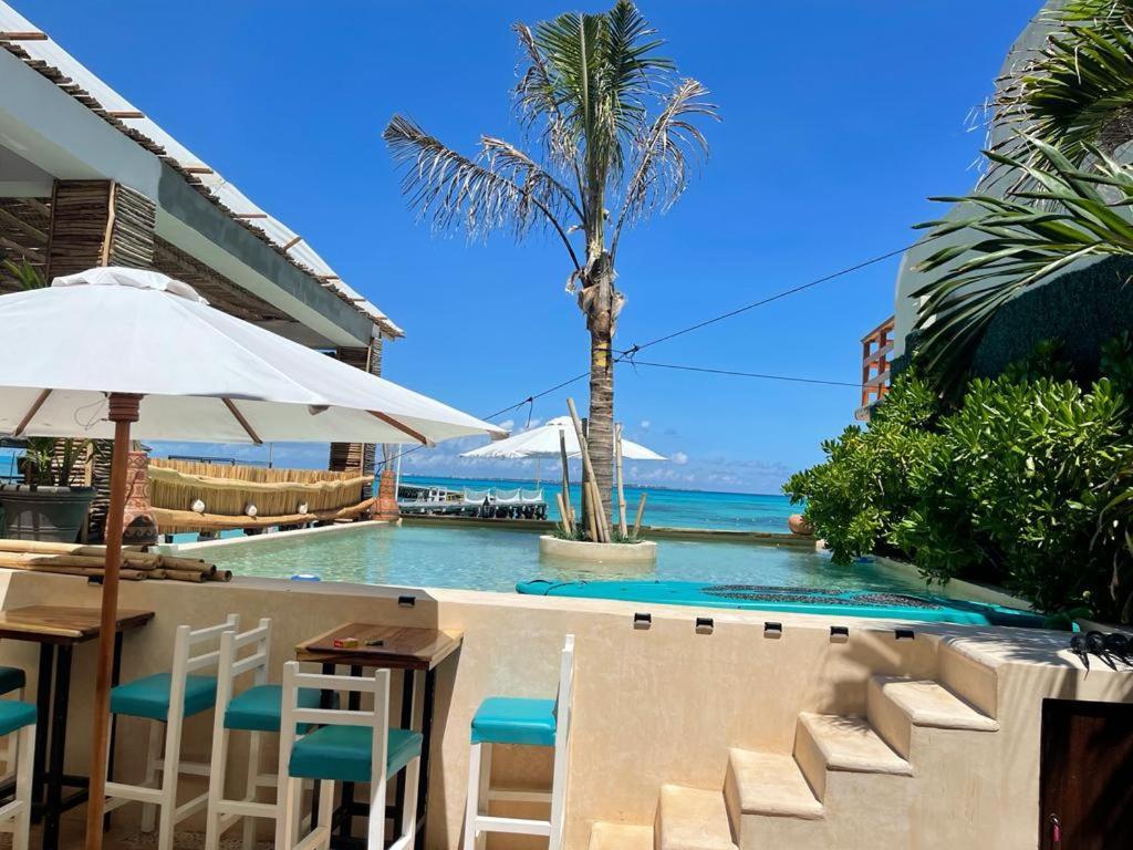 La Palma Beachfront Hotel & Club Nautico Канкун Екстериор снимка