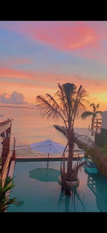 La Palma Beachfront Hotel & Club Nautico Канкун Екстериор снимка